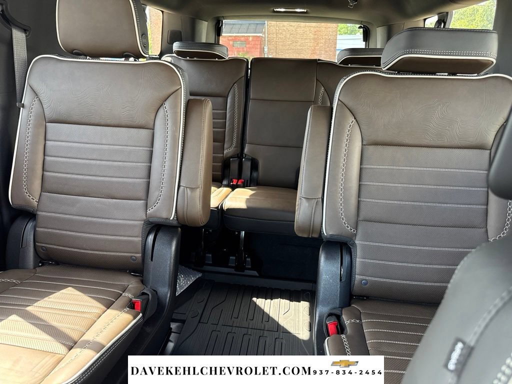 Used 2025 GMC Yukon XL Denali Ultimate w/ LPO, Illumination Package AWD/4WD image 24