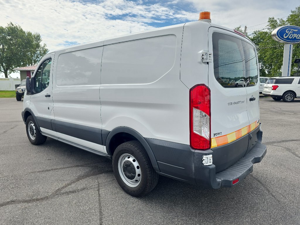 Used 2016 Ford Transit 250 130 Low Roof RWD image 8