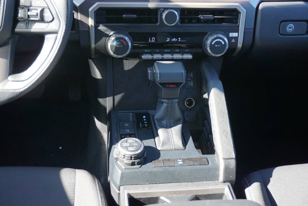 Used 2025 Toyota Tacoma TRD Off-Road AWD/4WD image 15