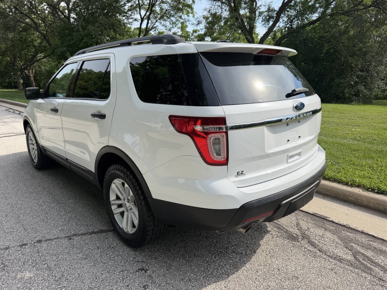 Used 2015 Ford Explorer 4WD image 3