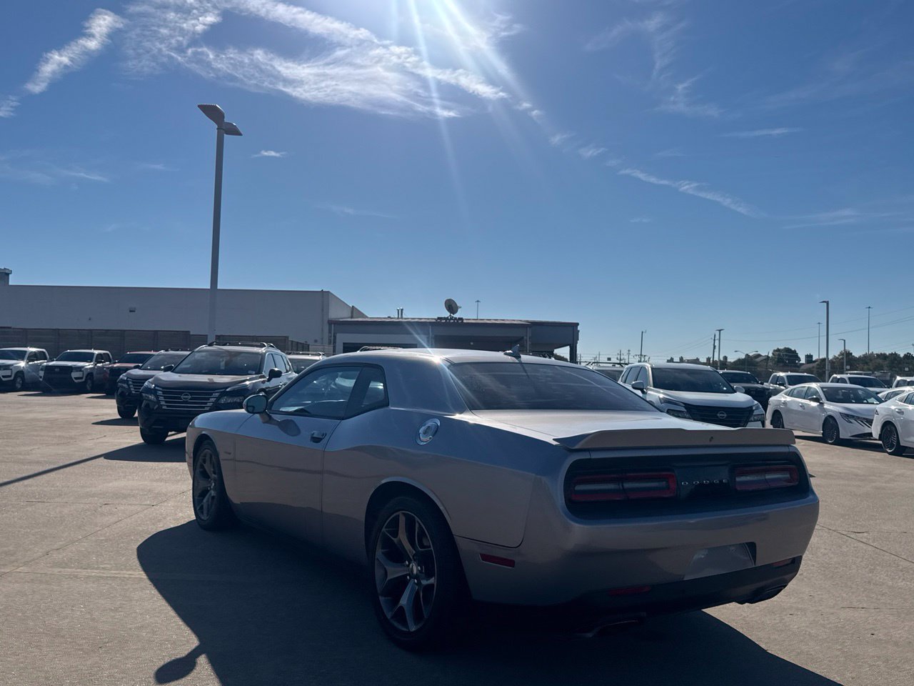 Used 2017 Dodge Challenger R/T w/ Driver Convenience Group RWD image 21