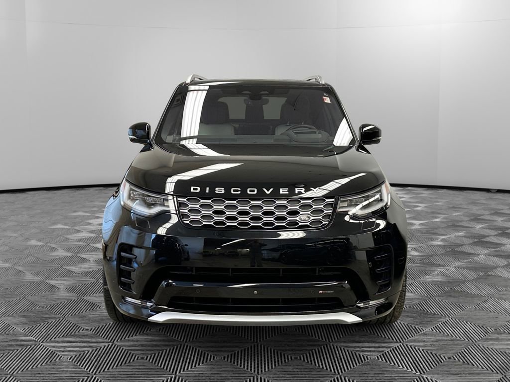 Used 2023 Land Rover Discovery Metropolitan Edition image 8