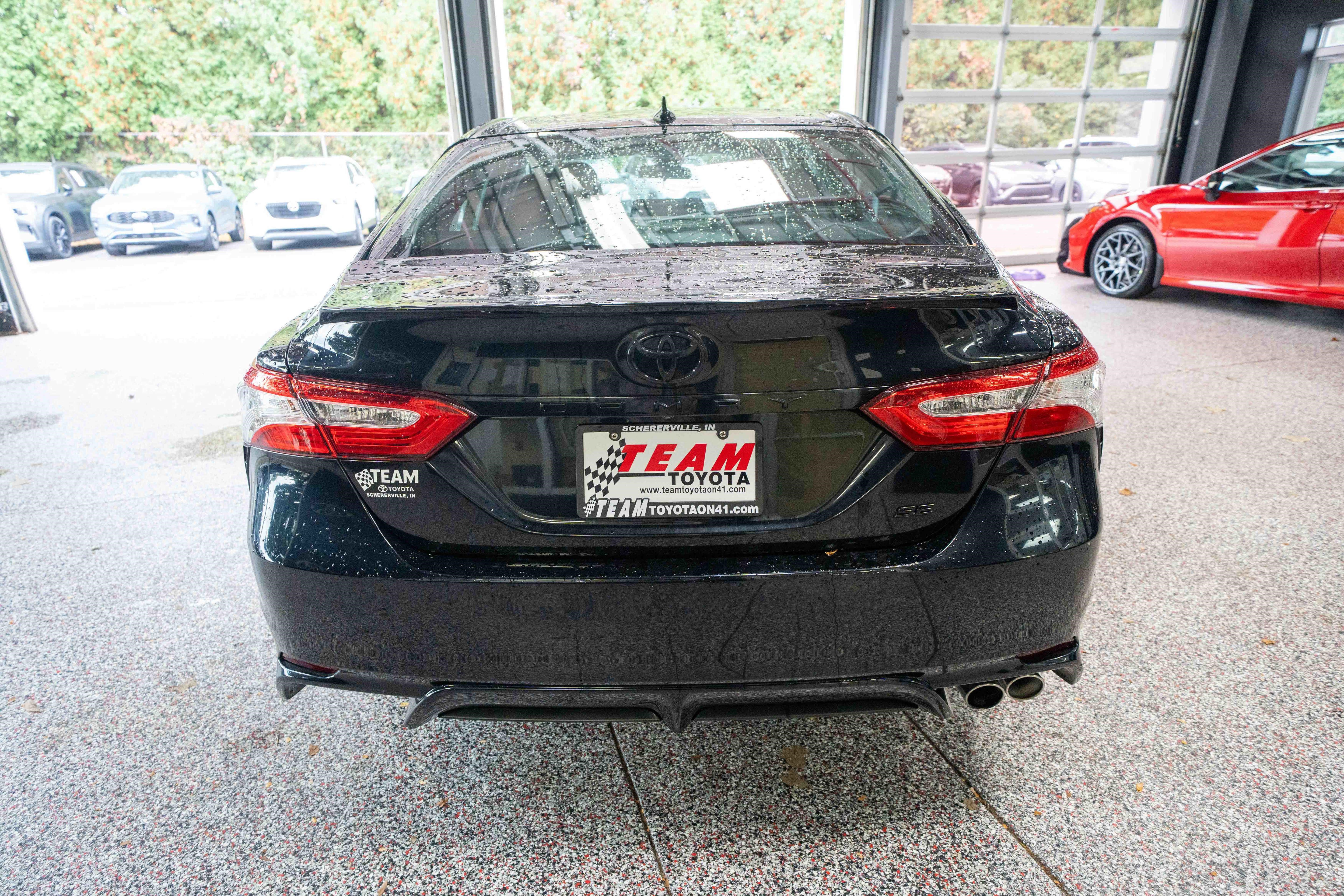 Used 2020 Toyota Camry SE FWD image 3
