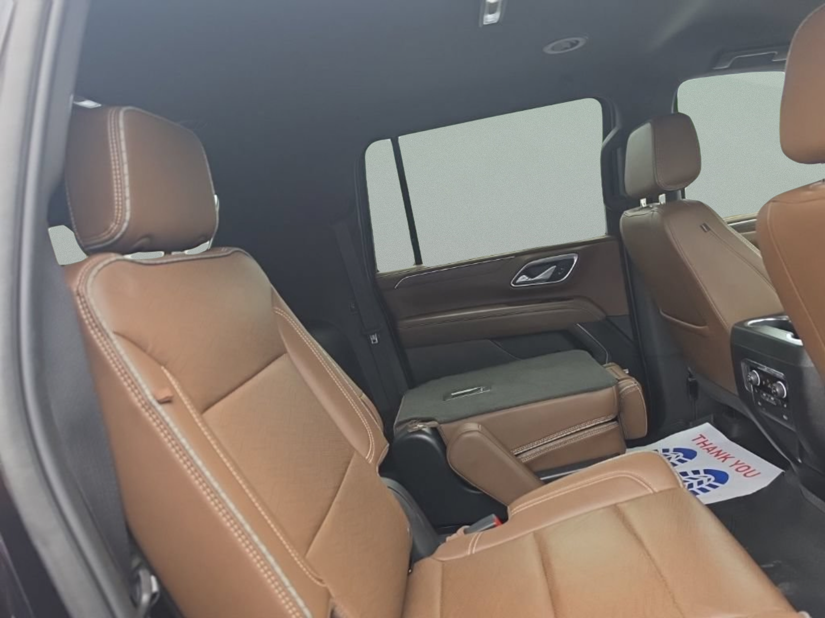 Used 2024 Chevrolet Suburban High Country RWD image 27