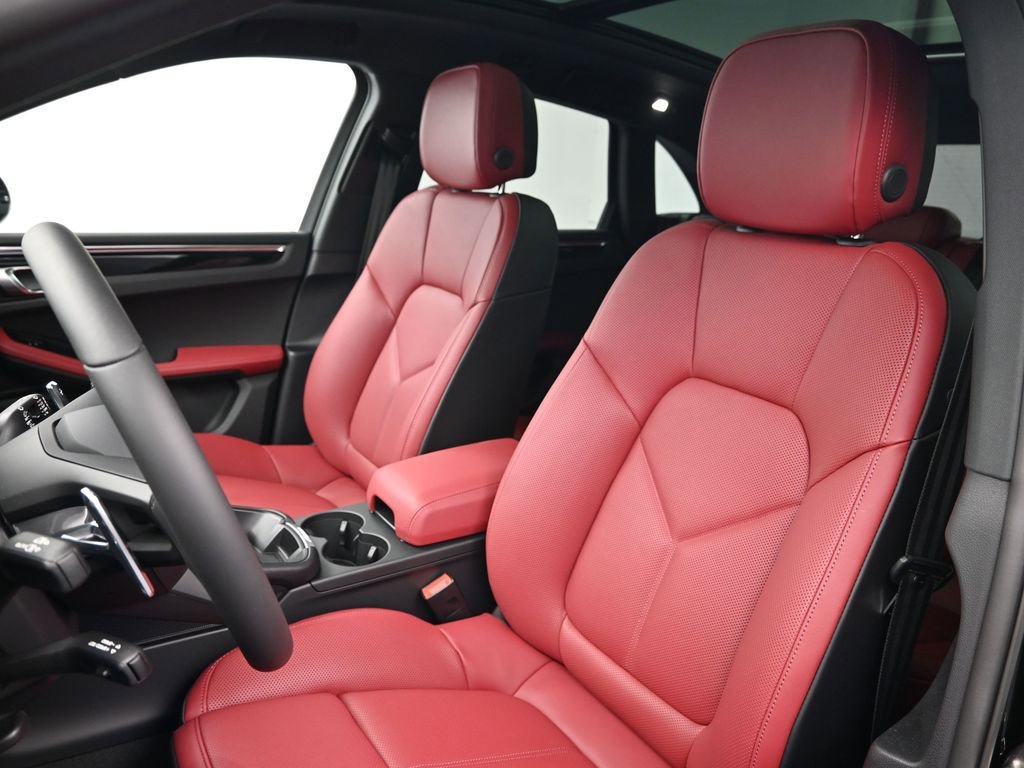 New 2026 Porsche Macan image 5