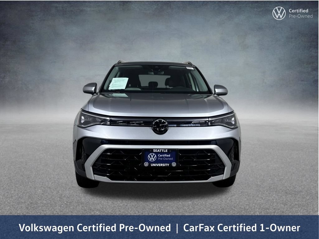 Used 2025 Volkswagen Taos SEL AWD/4WD image 3