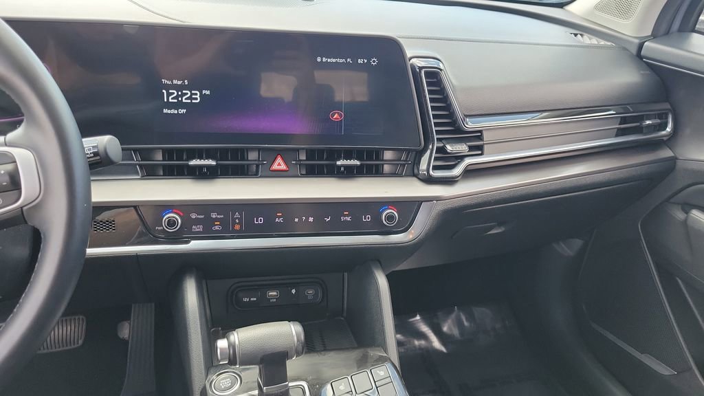 Used 2023 Kia Sportage EX image 21