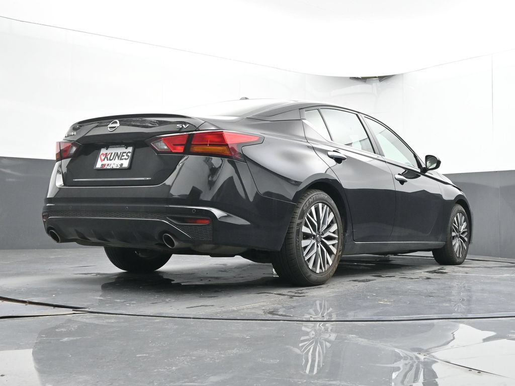 Used 2024 Nissan Altima 2.5 SV w/ SV Premium Package FWD image 22