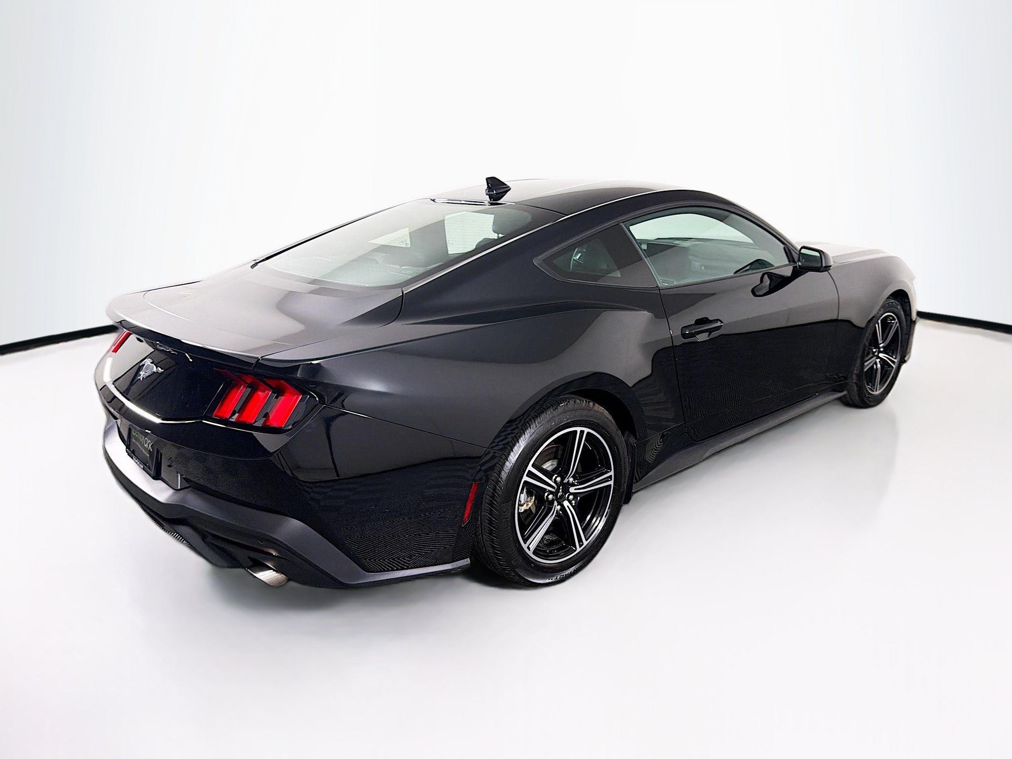 Used 2025 Ford Mustang Coupe RWD image 9