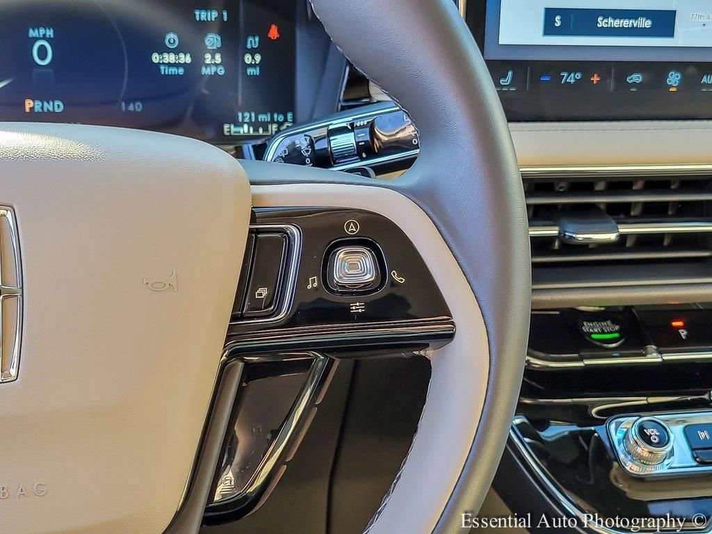 Used 2023 Lincoln Corsair AWD w/ Towing Package image 16