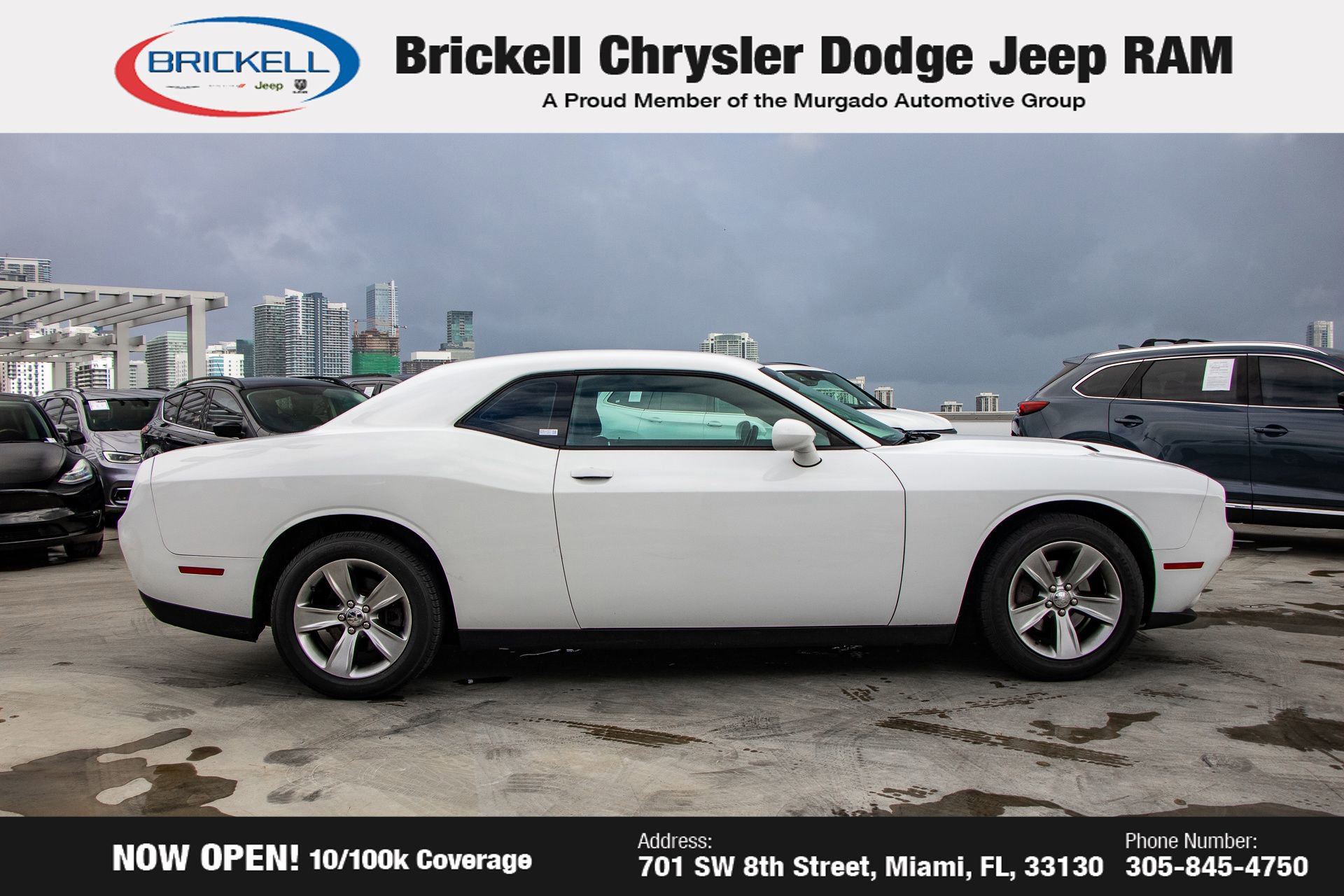 Used 2017 Dodge Challenger SXT image 4