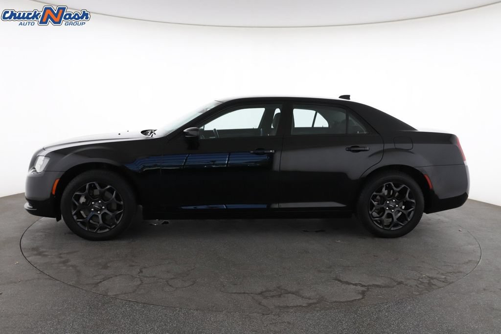 Used 2022 Chrysler 300 Touring w/ Sport Appearance Package AWD/4WD image 7
