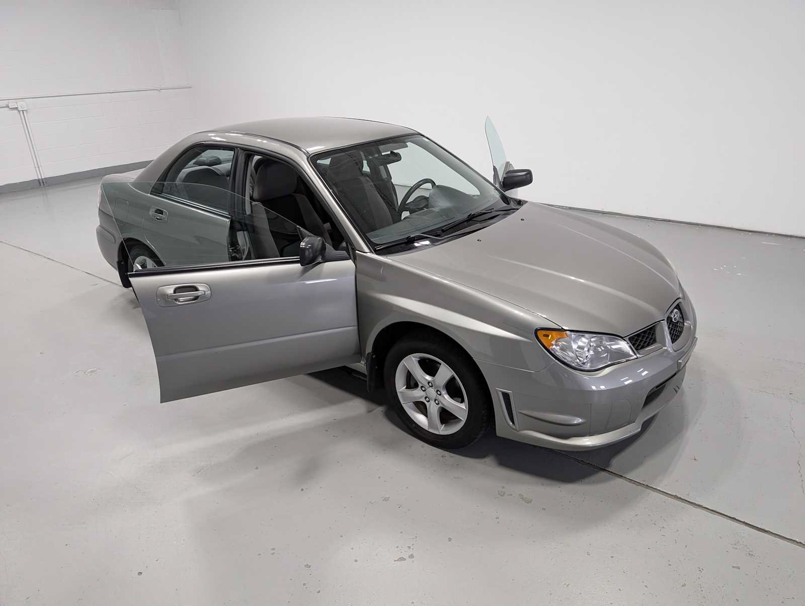 Used 2006 Subaru Impreza 2.5i AWD/4WD image 16