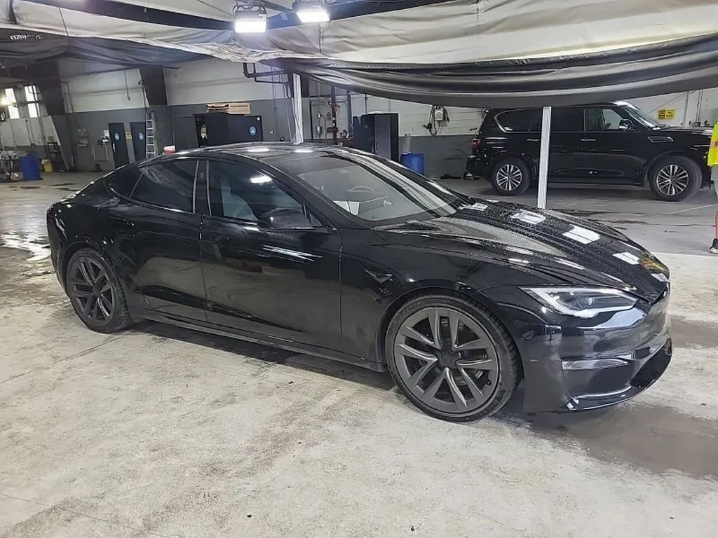 Used 2022 Tesla Model S Plaid image 2