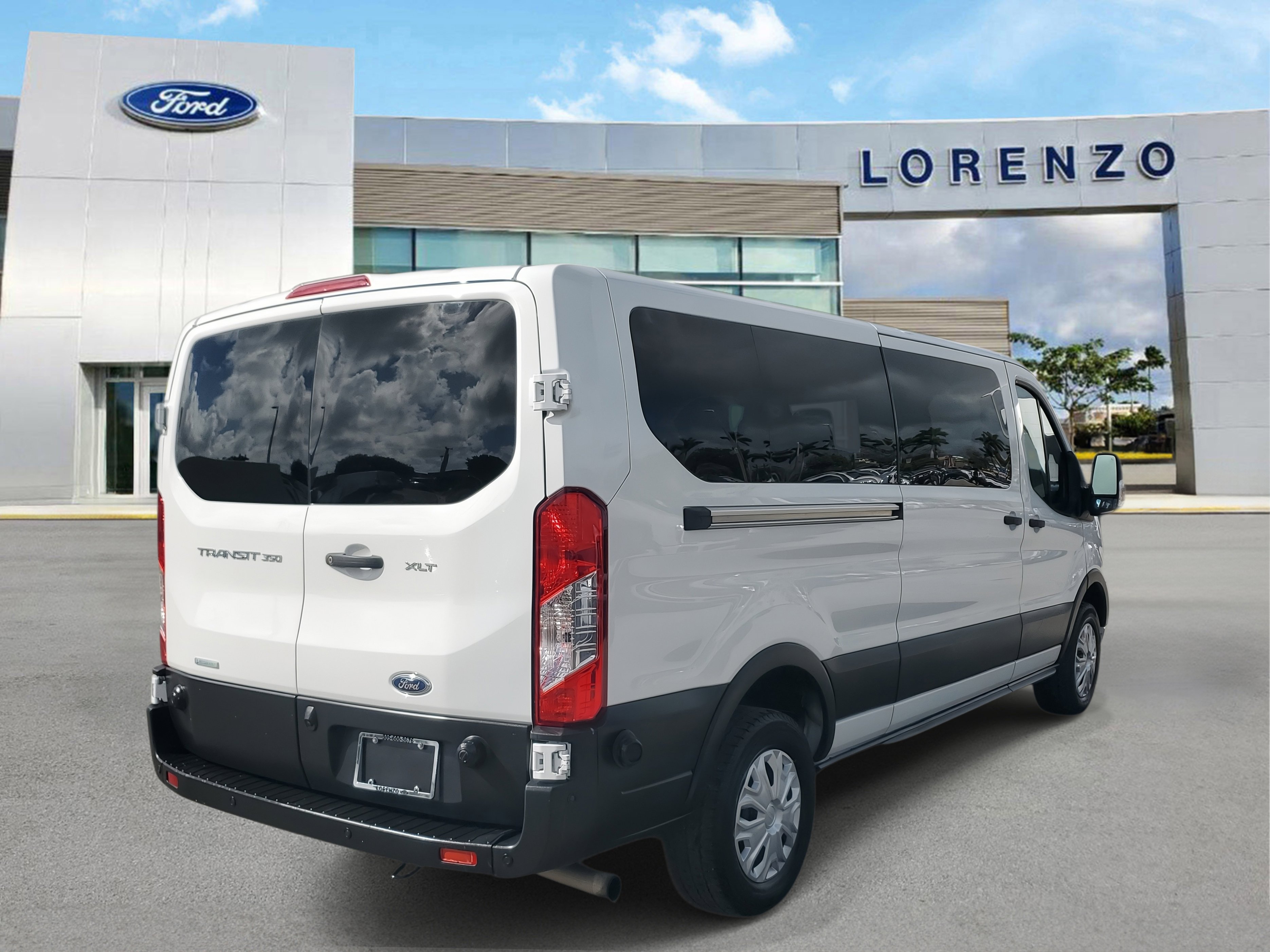 Used 2024 Ford Transit 350 XLT image 5
