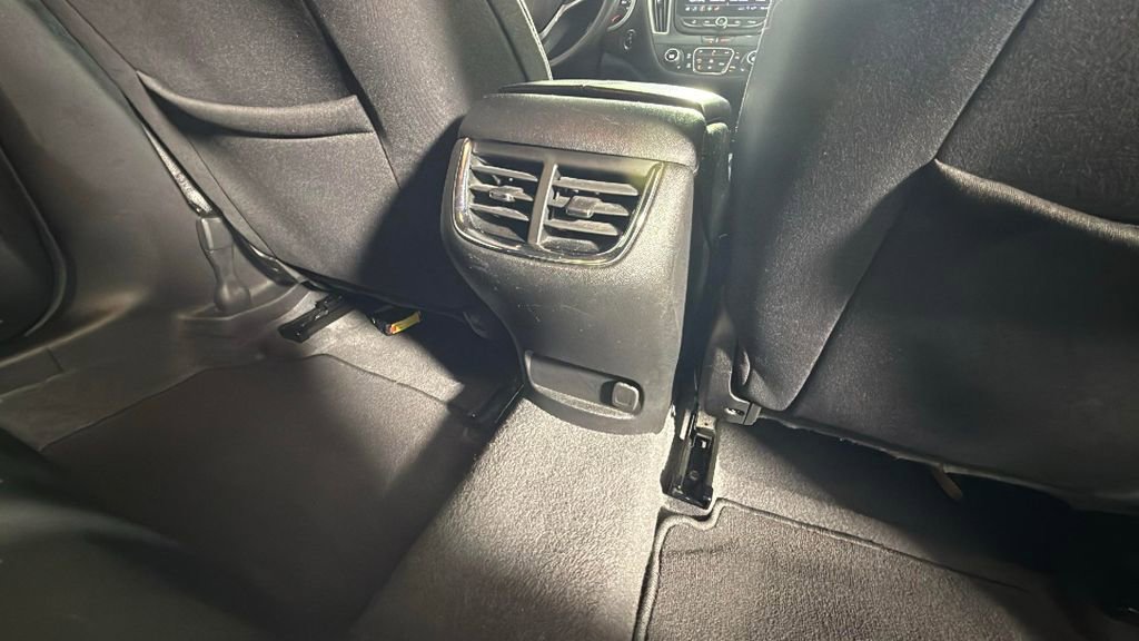Used 2022 Chevrolet Malibu LT FWD image 28
