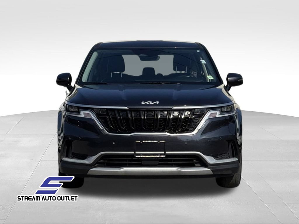Used 2024 Kia Carnival EX FWD image 2