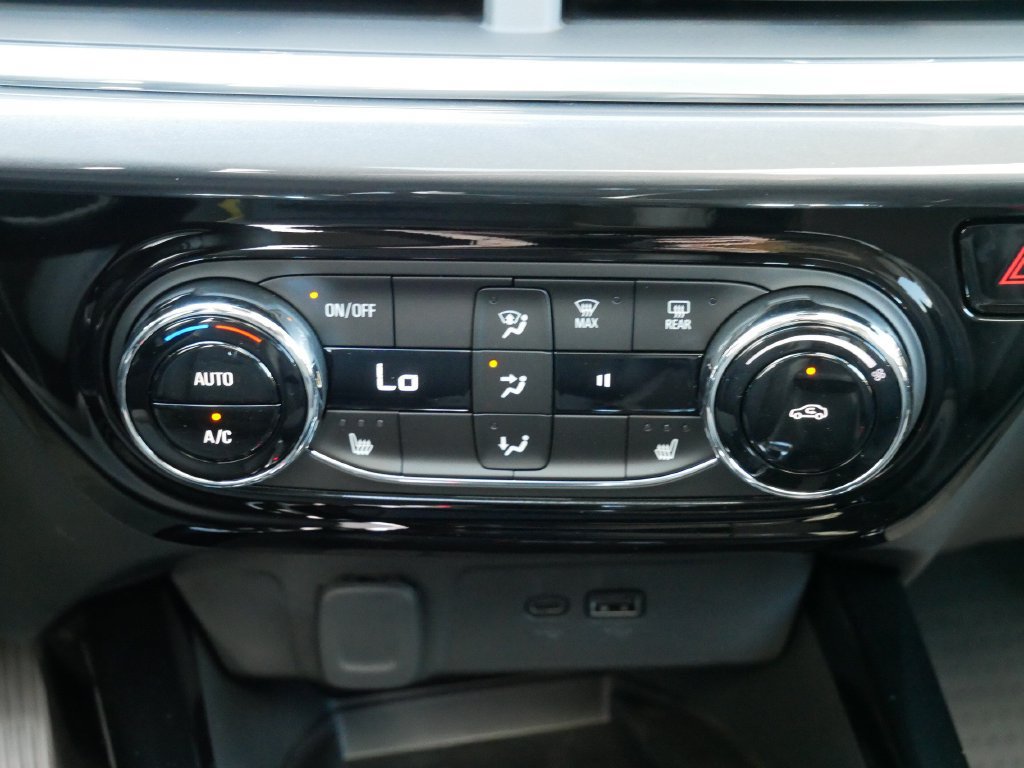 New 2026 Chevrolet Trax ACTIV w/ Sunroof Package FWD image 22