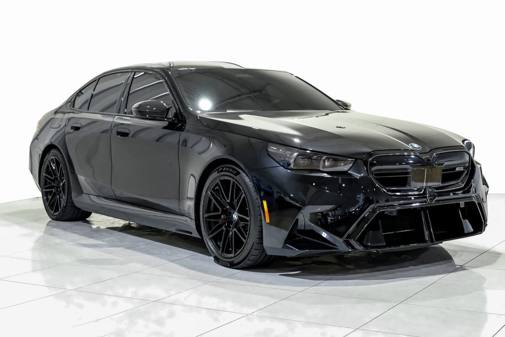 Used 2025 BMW M5 w/ Carbon Package image 3