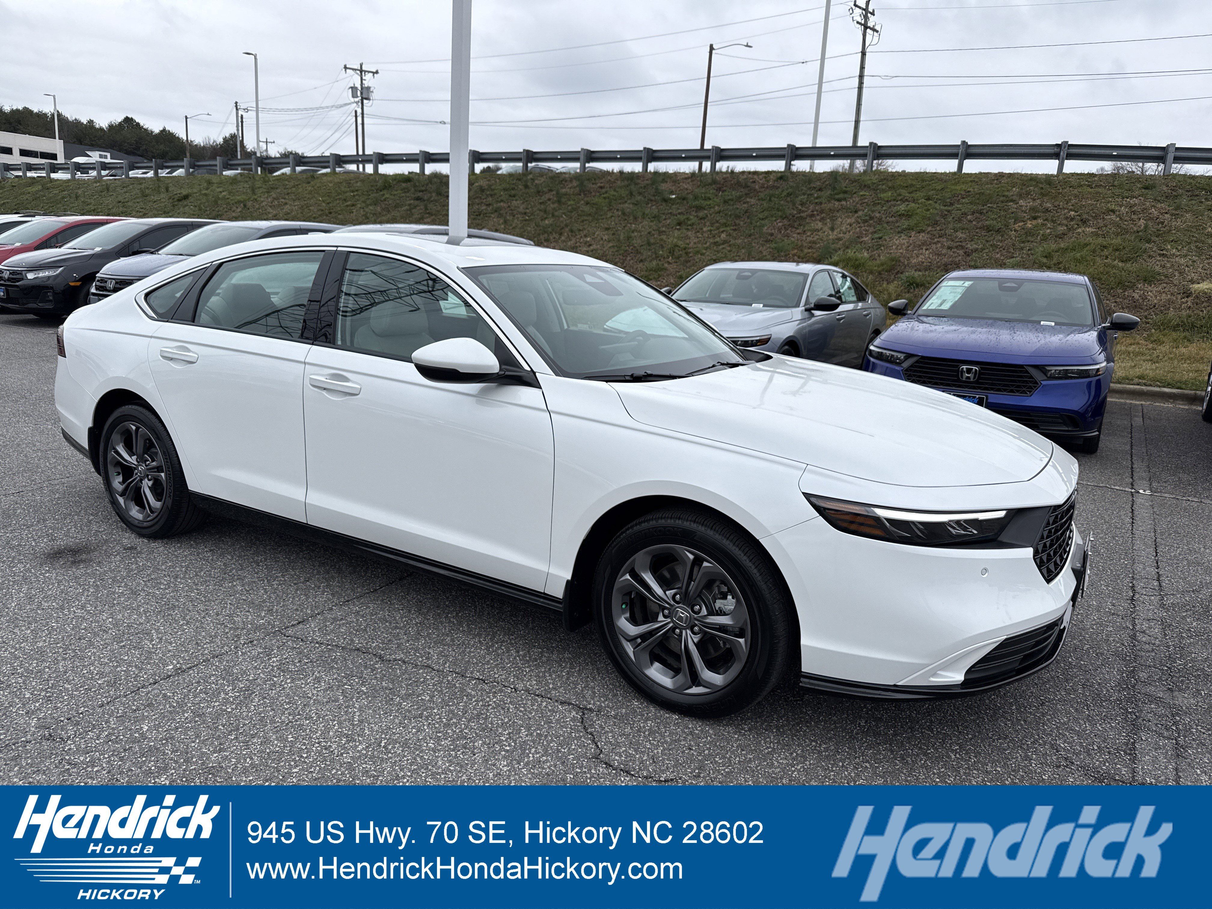 Used 2025 Honda Accord EX-L image 1