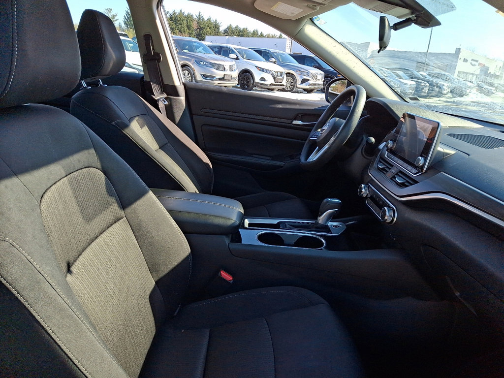 Used 2024 Nissan Altima 2.5 SV image 12