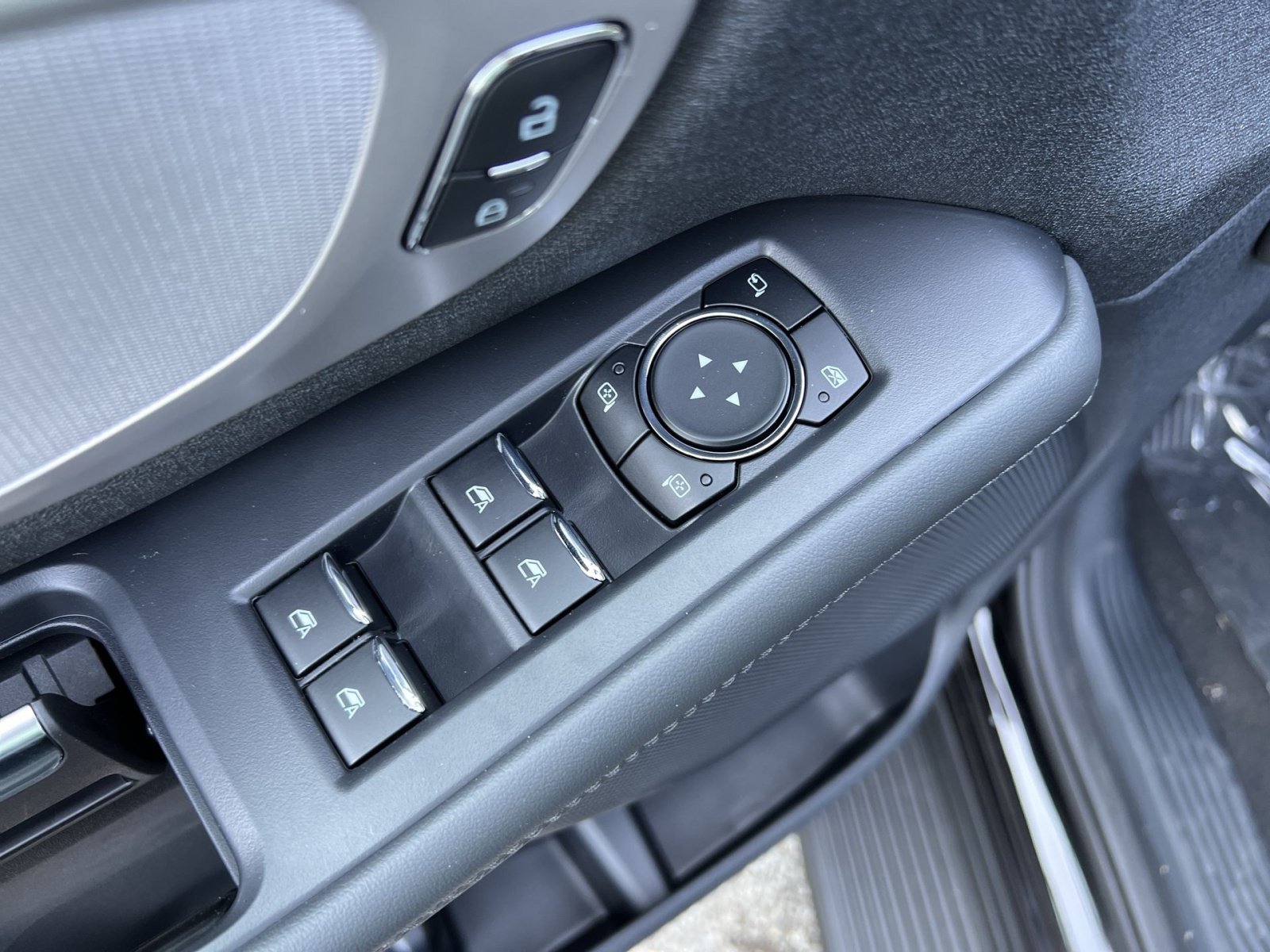 New 2026 Ford Expedition Active AWD/4WD image 15