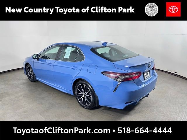 Used 2023 Toyota Camry SE w/ Cold Weather Package AWD/4WD image 5