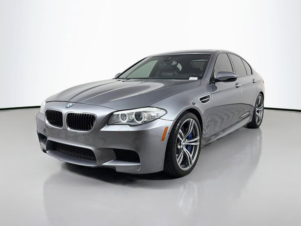 Used 2013 BMW M5 RWD image 1