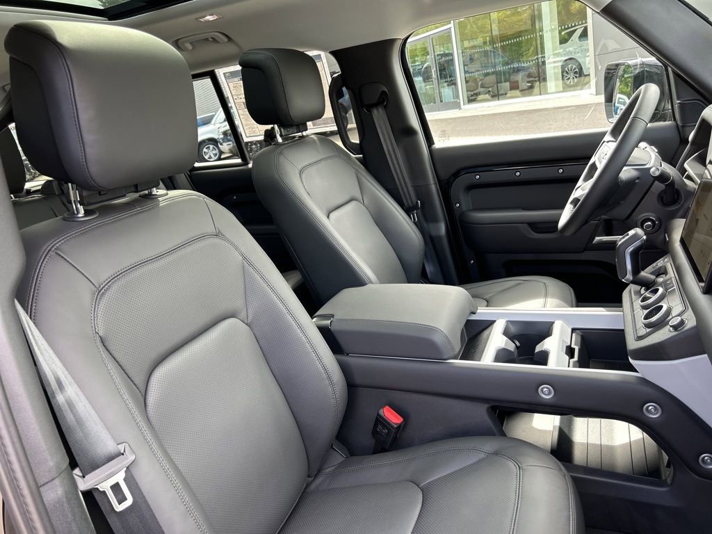 New 2025 Land Rover Defender 130 S image 21