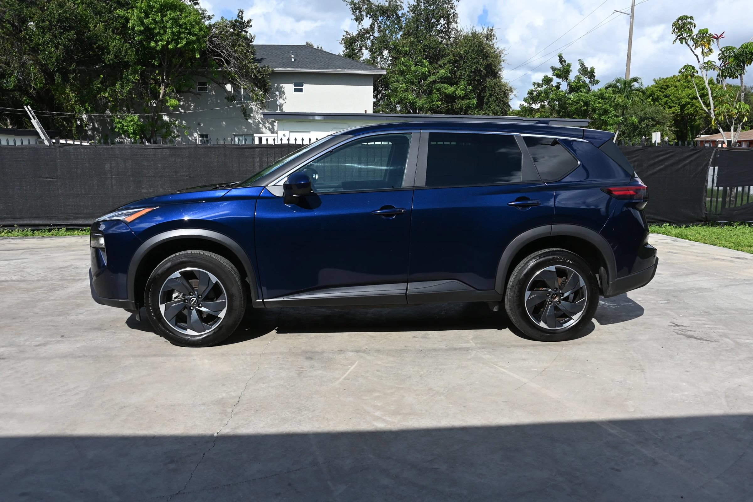 Used 2025 Nissan Rogue SV AWD/4WD image 8