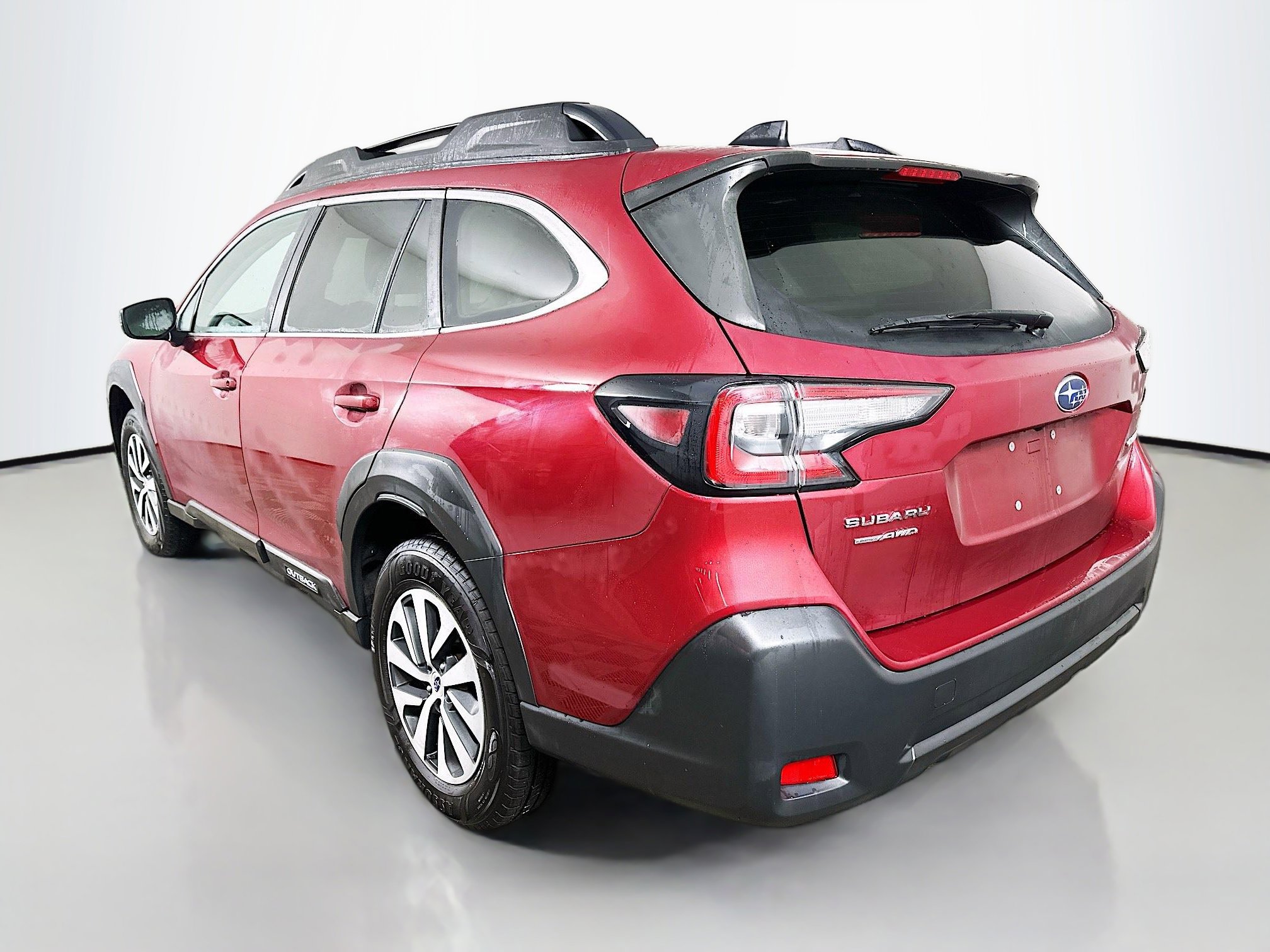Used 2023 Subaru Outback Premium image 5