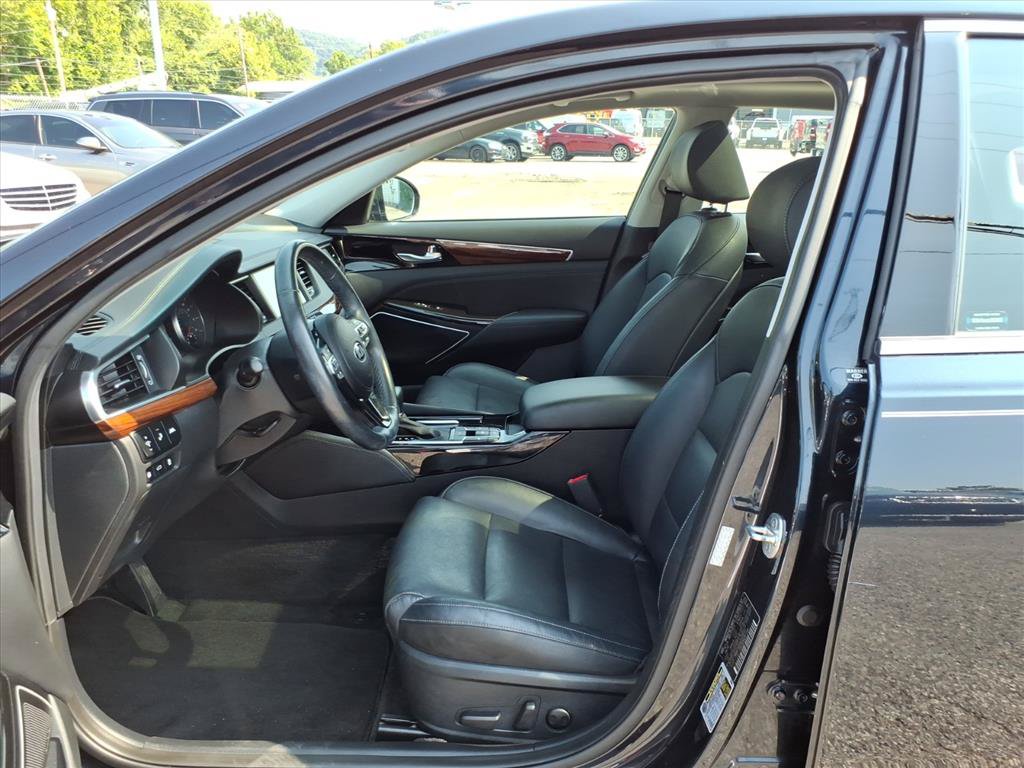 Used 2019 Kia Cadenza Technology FWD image 11