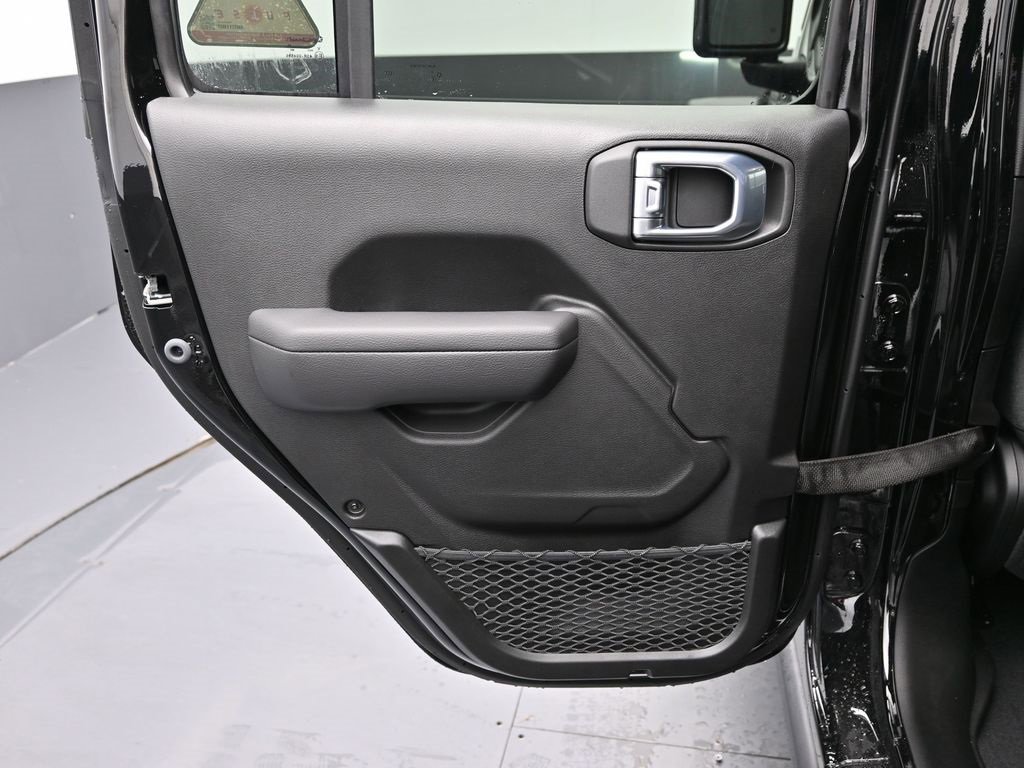 New 2025 Jeep Wrangler Unlimited Rubicon w/ Technology Group image 12