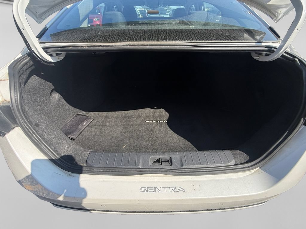 Used 2025 Nissan Sentra SV FWD image 40