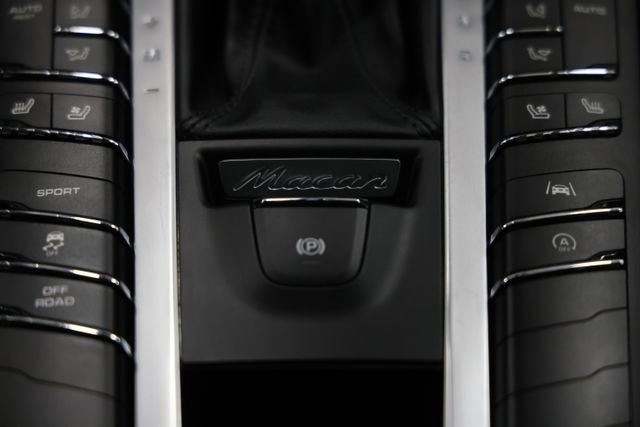 Used 2021 Porsche Macan S AWD/4WD image 43