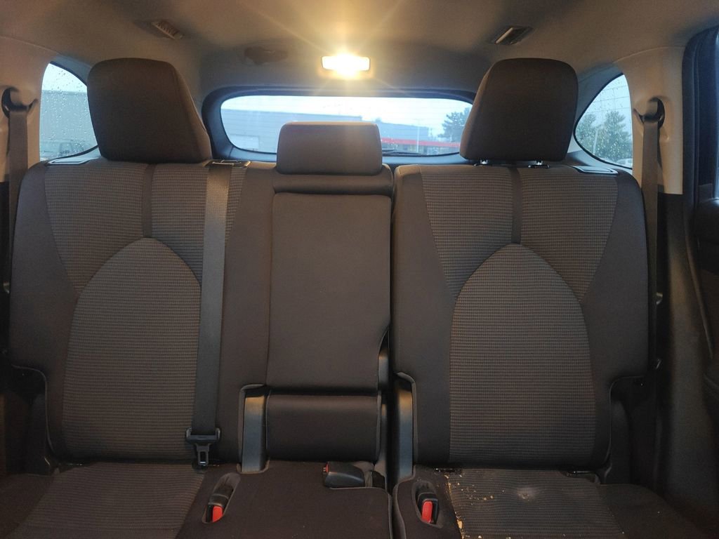 Used 2023 Toyota Highlander XLE image 9