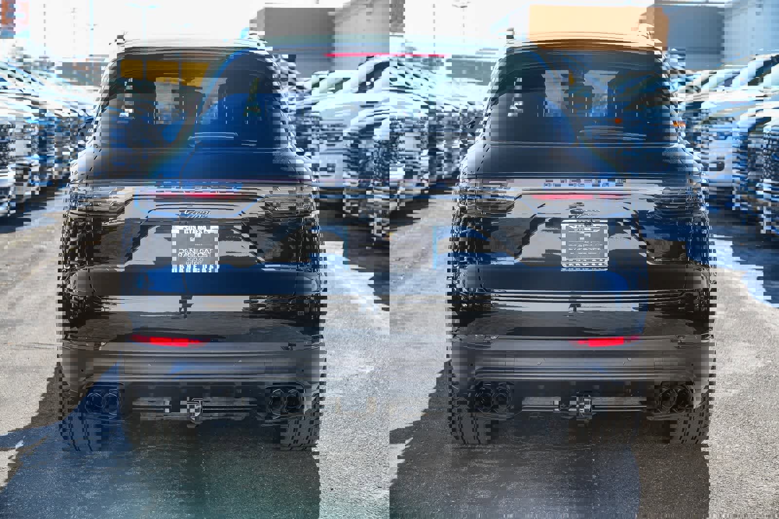 Used 2023 Porsche Cayenne Platinum Edition image 5