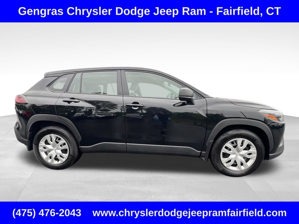Used 2026 Toyota Corolla Cross L AWD/4WD image 3