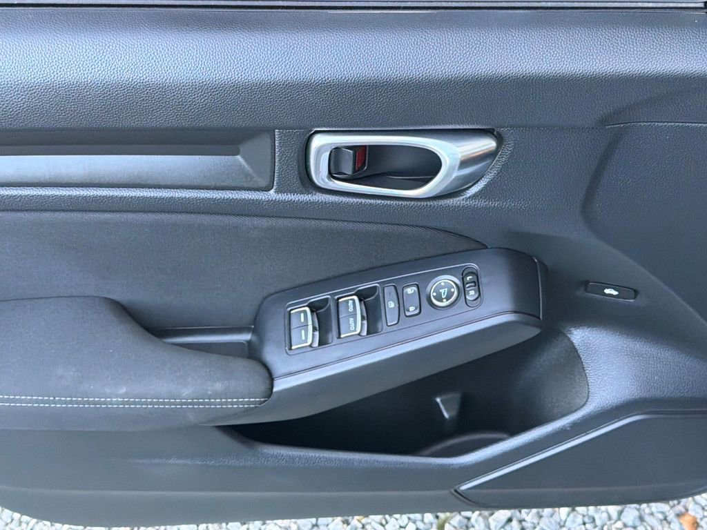 Used 2025 Honda Civic Sport image 3