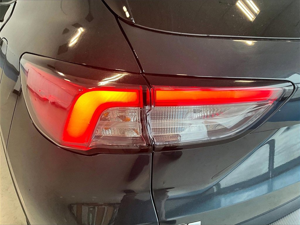 Used 2022 Ford Escape SE w/ Cold Weather Package image 31