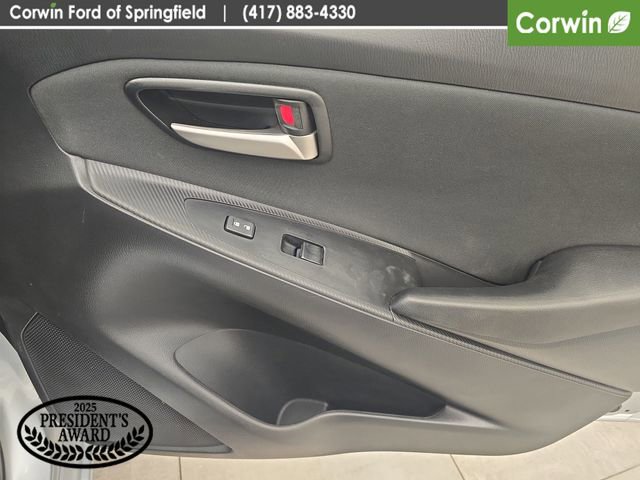 Used 2019 Toyota Yaris LE FWD image 11