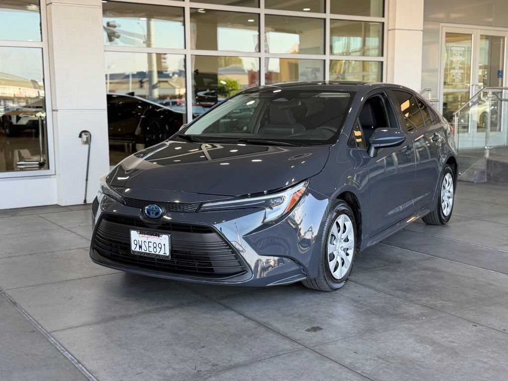 Used 2023 Toyota Corolla LE w/ Carpet Mat Package (TMS) FWD image 2