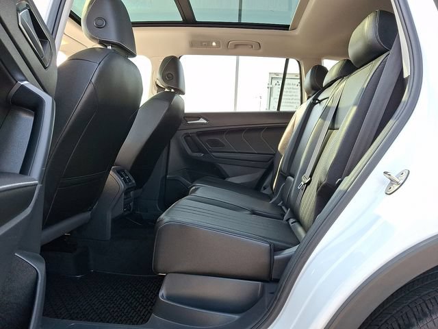 Used 2022 Volkswagen Tiguan SE AWD/4WD image 13