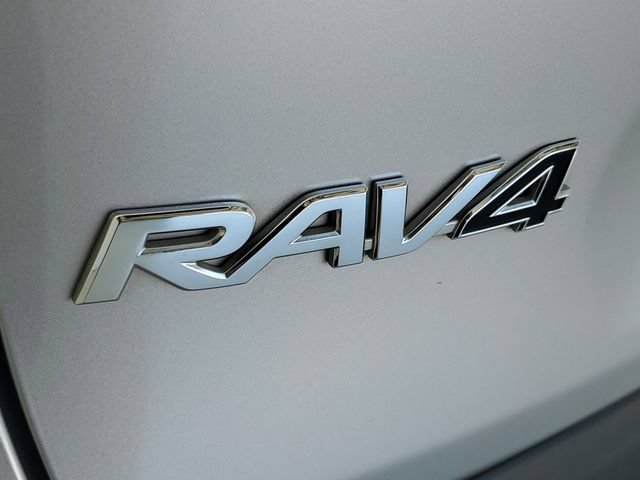 Used 2020 Toyota RAV4 LE w/ All Weather Liner Package AWD/4WD image 8