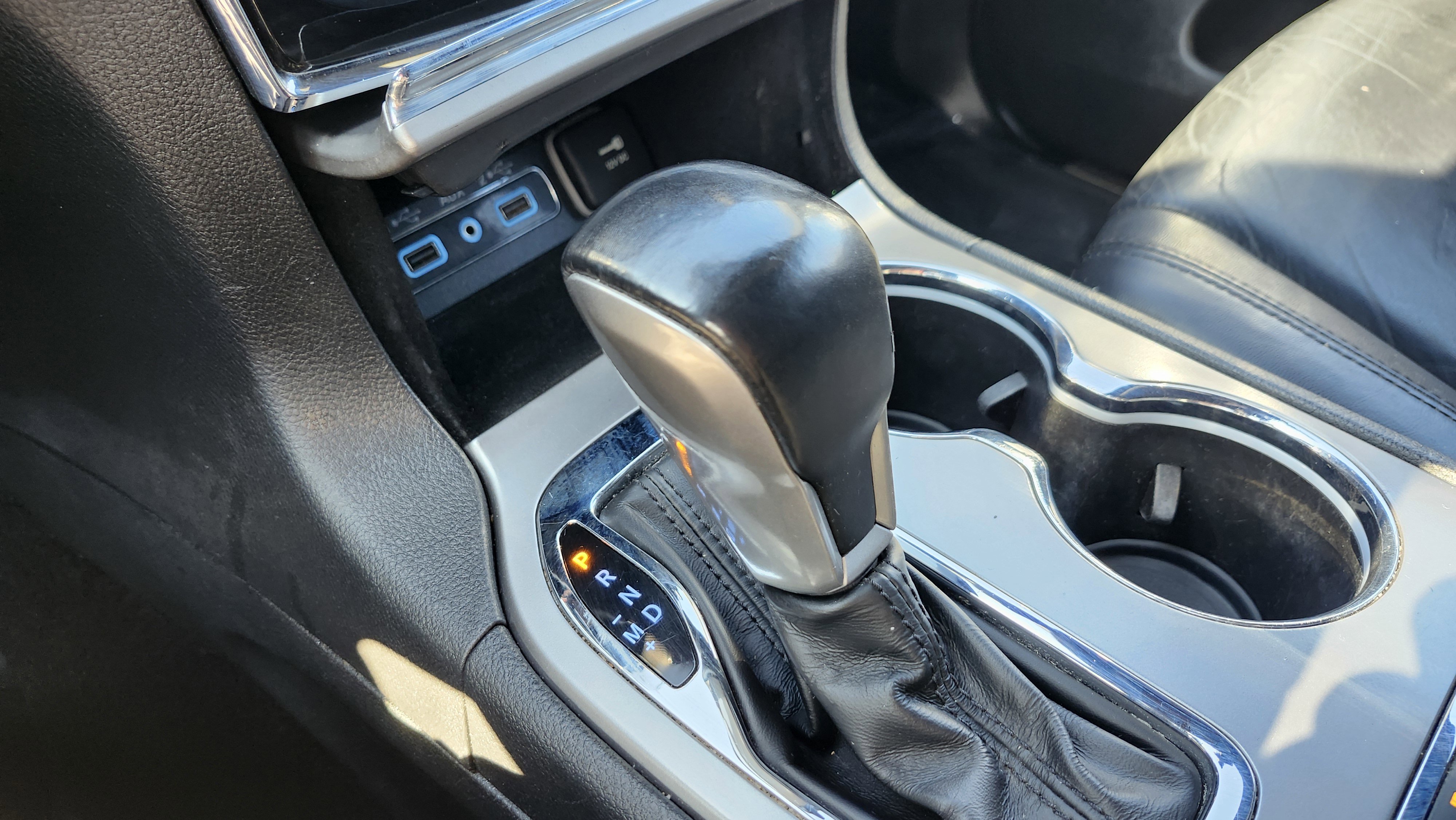 Used 2022 Jeep Grand Cherokee Limited image 36