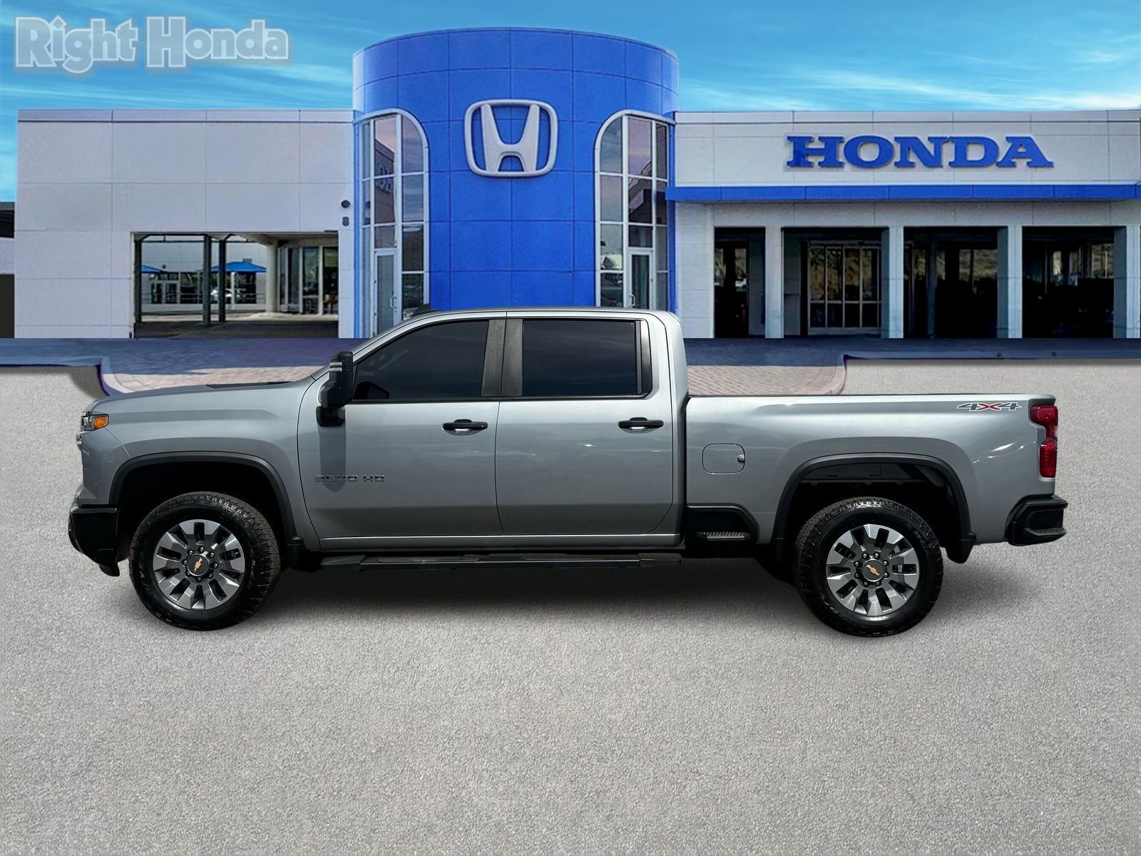 Used 2025 Chevrolet Silverado 2500 Custom w/ Custom Convenience Package AWD/4WD image 3
