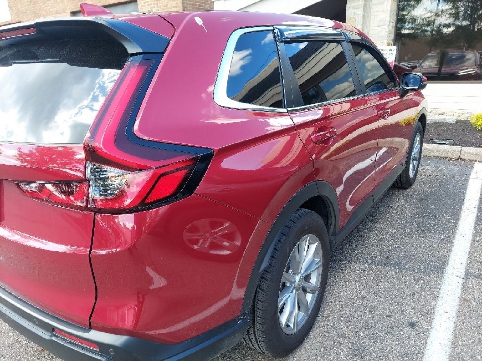 Used 2024 Honda CR-V EX-L image 5