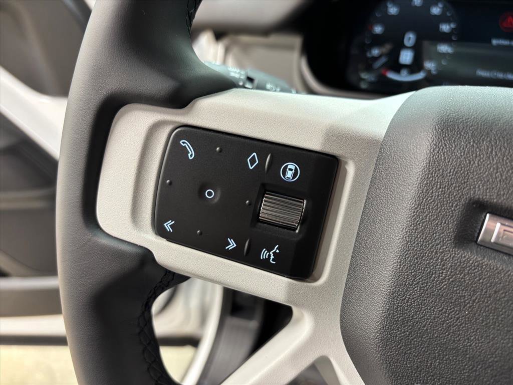 New 2026 Land Rover Defender 130 X-Dynamic SE image 20
