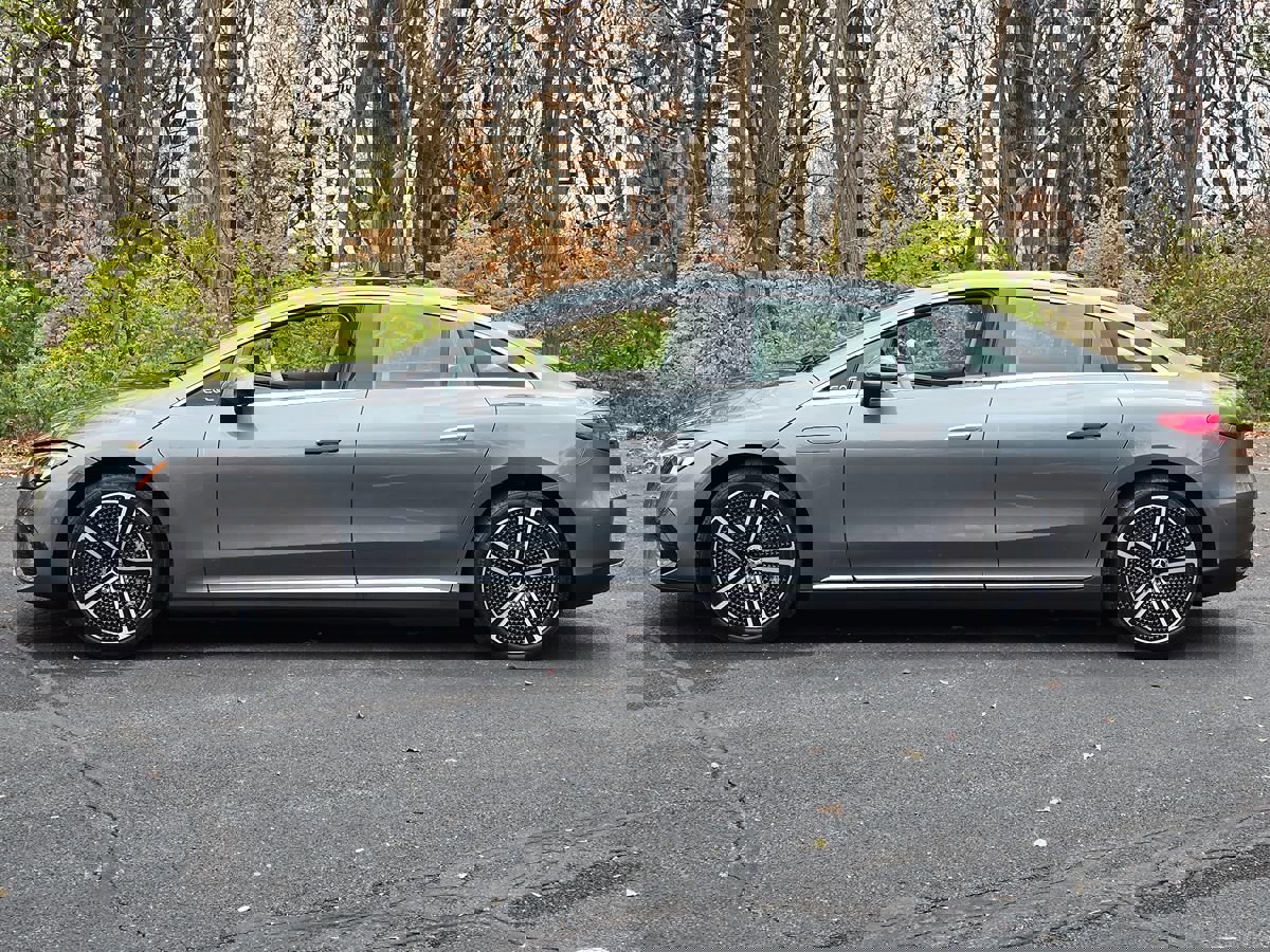 Used 2023 Mercedes-Benz EQE 350+ Sedan image 3