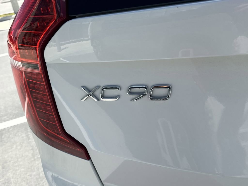 Used 2025 Volvo XC90 B5 Plus w/ Protection Package Premier image 8